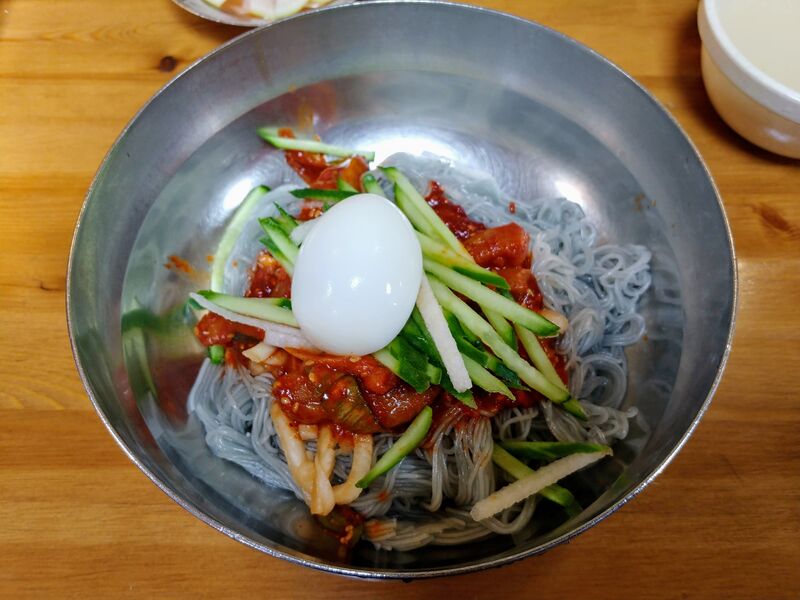 파일:Hoe naengmyeon.jpg