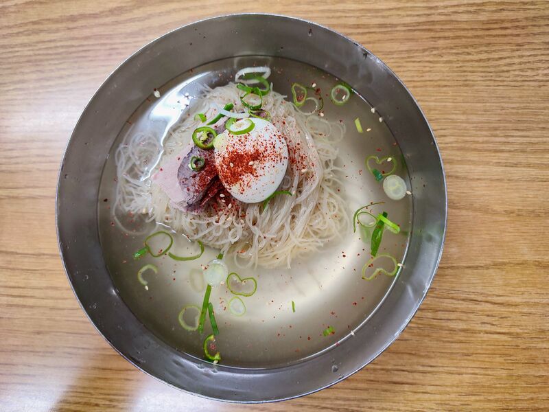 파일:Pyeongyang naengmyeon uljimyeonok.jpg