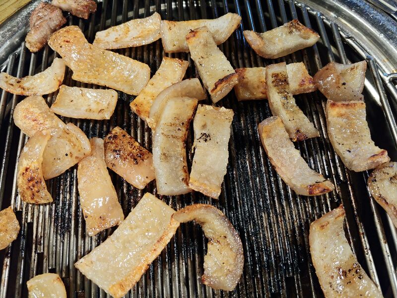 파일:Pork skin cooked.jpg