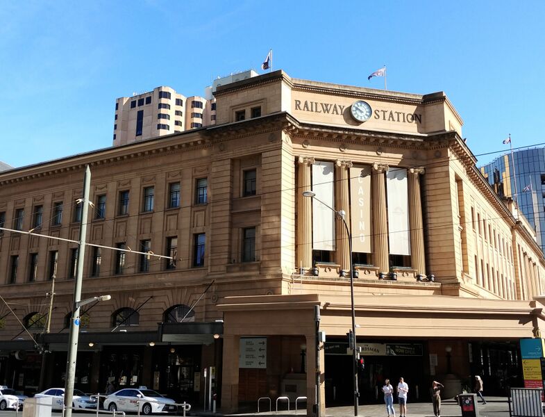 파일:Adelaide station exterior.jpg