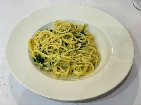 Spaghetti aglio e olio.jpg