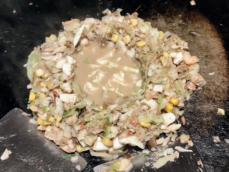 파일:Monjayaki cooking.jpg