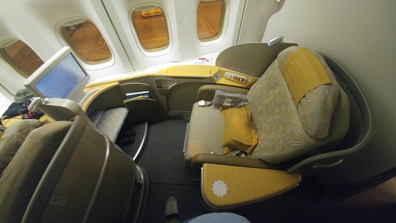 파일:Asiana airlines old first class seat.jpg