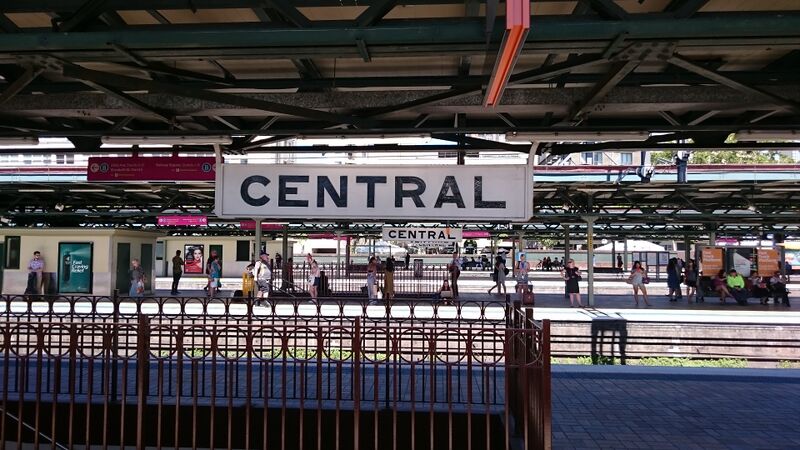 파일:Sydney central station platform middle.JPG