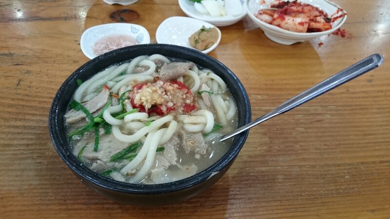 파일:Hapcheon ilryu pork soup udong.jpg