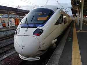 Express kamome 885 series.jpg