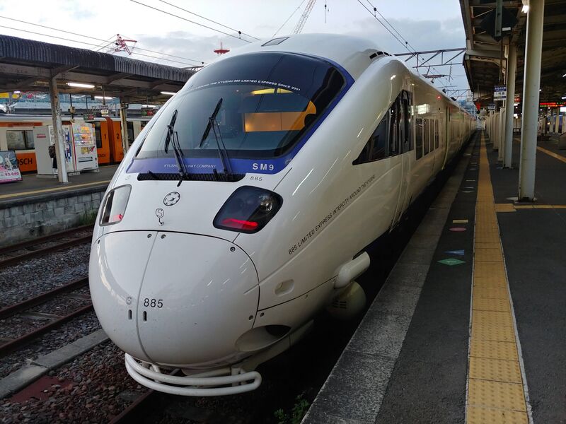 파일:Express kamome 885 series.jpg