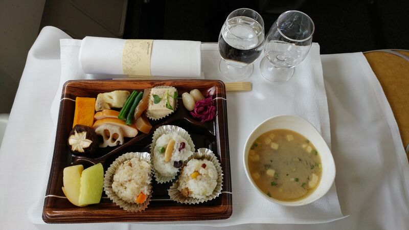 파일:In flight meal asiana business icn fuk.jpg