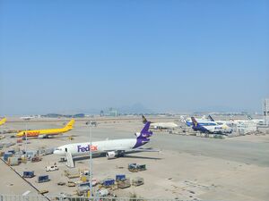 HKIA airport apron.jpg