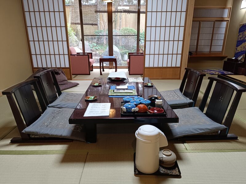 파일:Ryokan japan style room.jpg