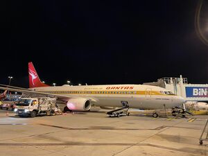 Qantas retro livery.jpg