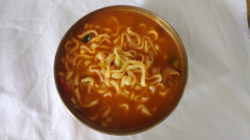 파일:Uyuktang ramen cooked.jpg