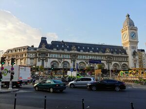 Paris gare de lyon from place de louis armand.jpg