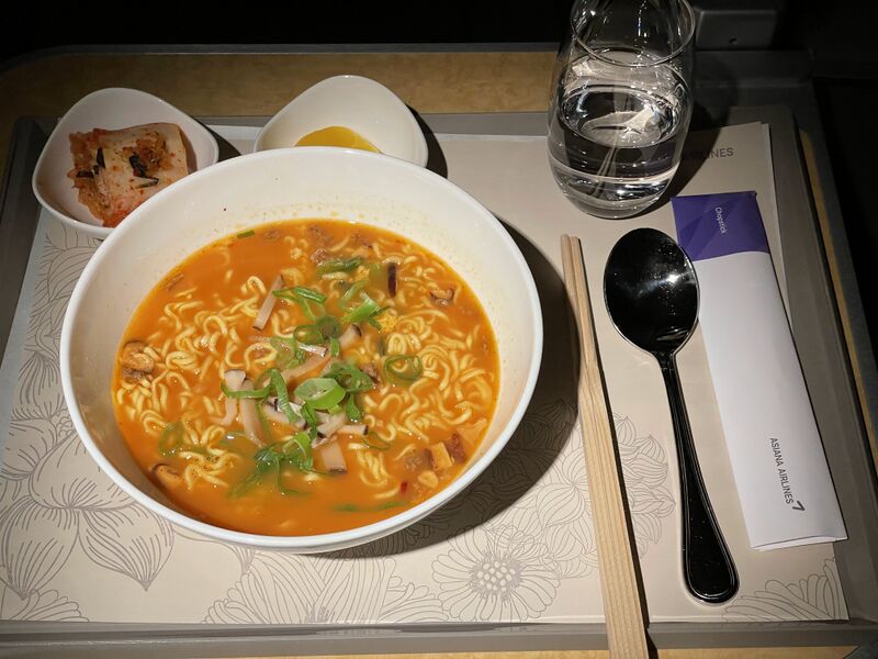 파일:Ramyeon in flight meal for business class.jpg