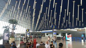 Pudong airport checkin counter.jpg