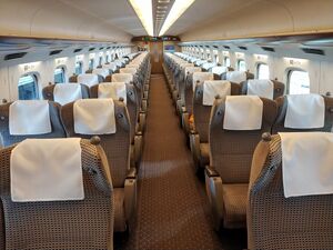 Shinkansen n700 green car.jpg