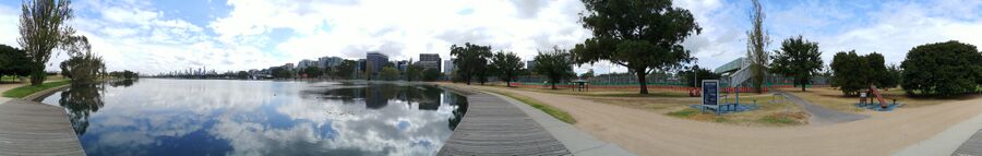 Albert park panorama shot.jpg