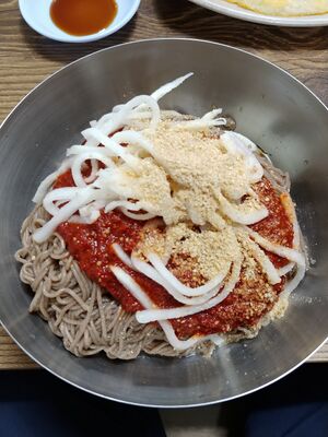 Bangdong makguksu.jpg