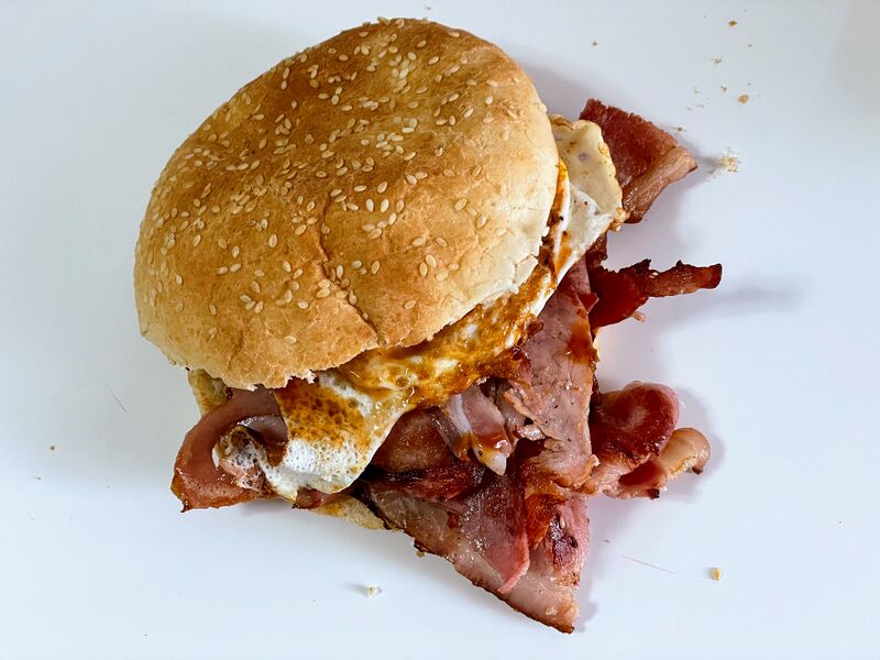 파일:Bacon and egg roll.jpg