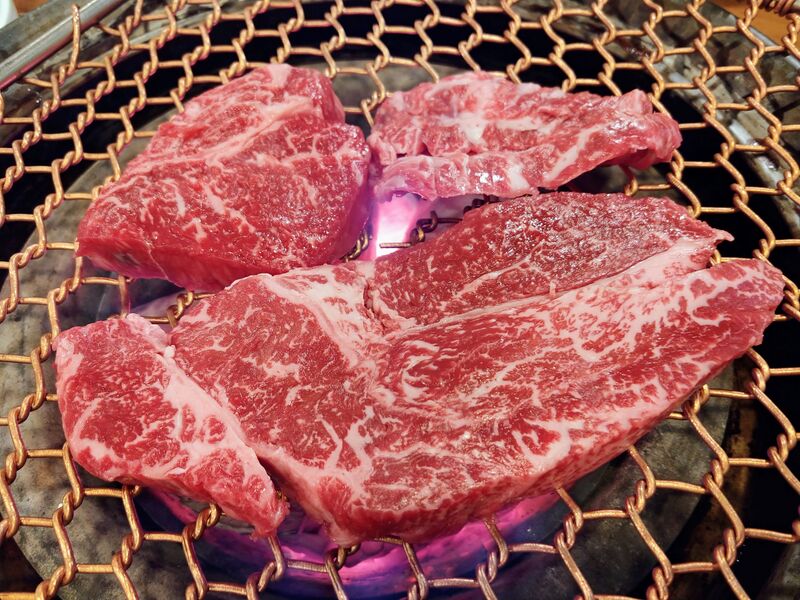 파일:Beef rib eye on the charcoal grill.jpg