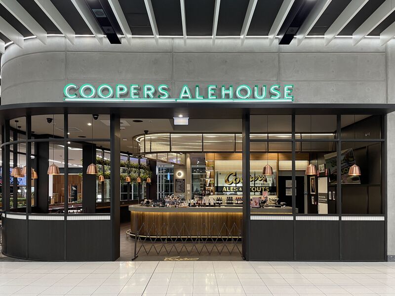 파일:Coopers ale house adelaide airport.jpg